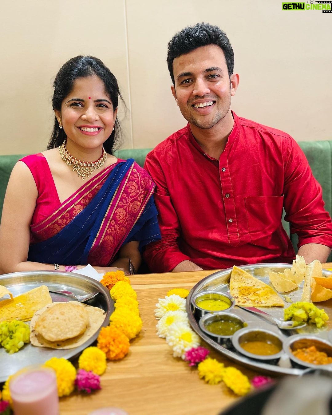Amruta Deshmukh - 71.6K Likes - चांदीच्या ताटात पुरणपोळी..
पुरणपोळीमध्ये जायफळ..
प्रसाद चं नाव घेतेय देशमुखांचं शेंडेफळ ! 👧🏻
केळवण by Deshmukhs!
•
Saree by @suta_bombay Kurta by @fabindiaofficial gifted with love by @harshadakhanvilkar 😍 How do we look Mumma?