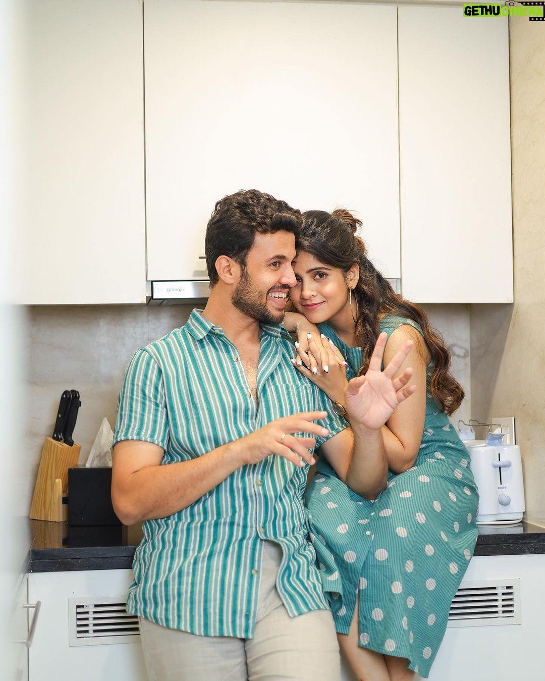 Amruta Deshmukh - 87.3K Likes - May joy be the only emotion that stays in our house. 🩵 Have a lovely Sunday. 💫
•
•
📸 @shrutisbagwe
MUA: @saurabh_kapade
Styled by: @tanmay_jangam
Wearing: @cottoncottageindia