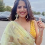 Amruta Deshmukh Instagram - बाप्पा आगमन in Kansas City 🇺🇸 Thank You Kansasकर ..नट्टा-पट्टा करता आला..मजा आली..बाप्पाशी भेट झाली 😍🌺 Kansas City Temple