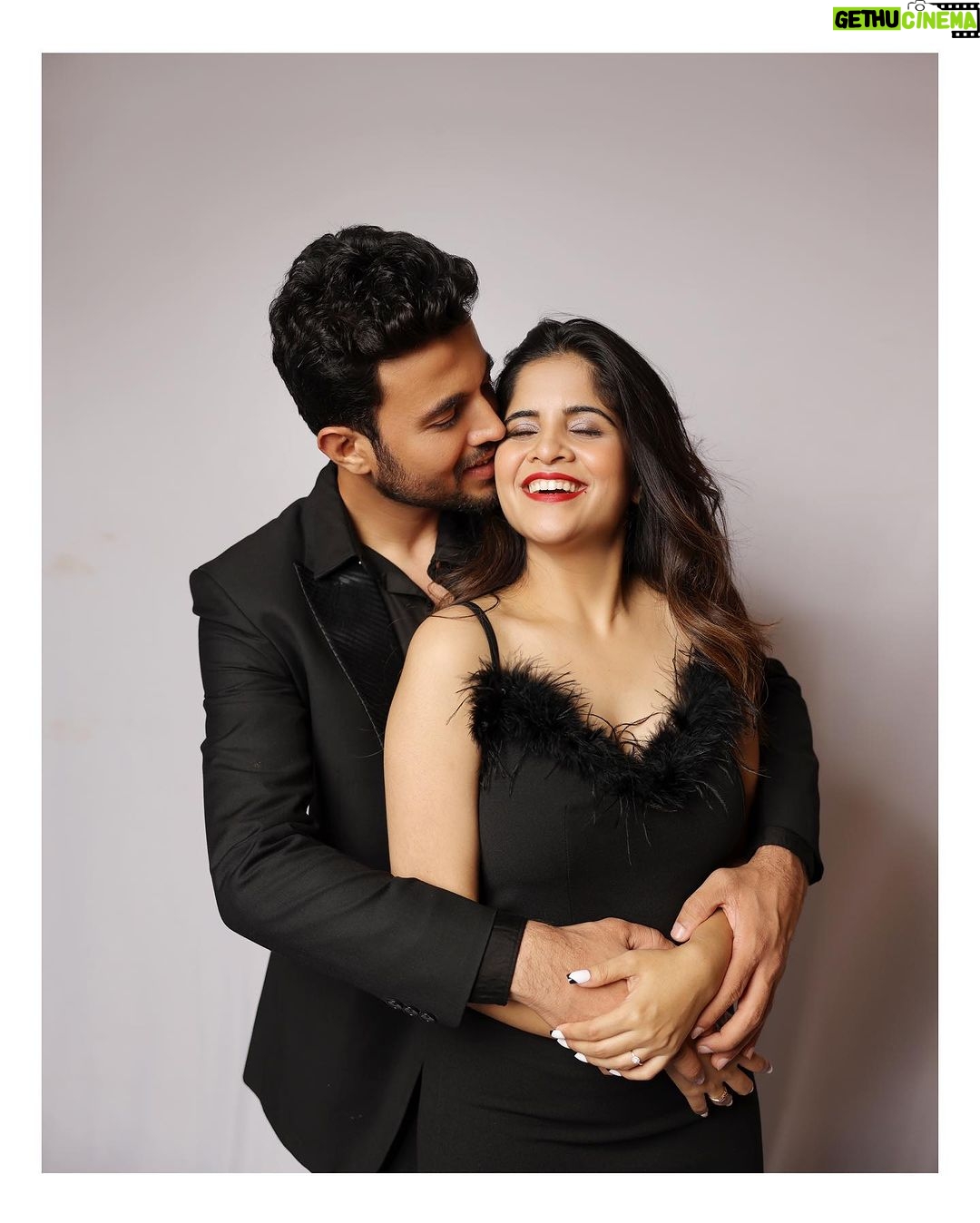 Amruta Deshmukh - 132.2K Likes - "I came here tonight because when you realize you want to spend the rest of your life with somebody, you want the rest of your life to start as soon as possible."
~When Harry Met Sally
•
#Engaged #ForeverTogether
•
Pictures by: @shrutisbagwe
Hair and MUA: @saurabh_kapade
Prasad’s styling: @tanmay_jangam Wearing: @chetansachala