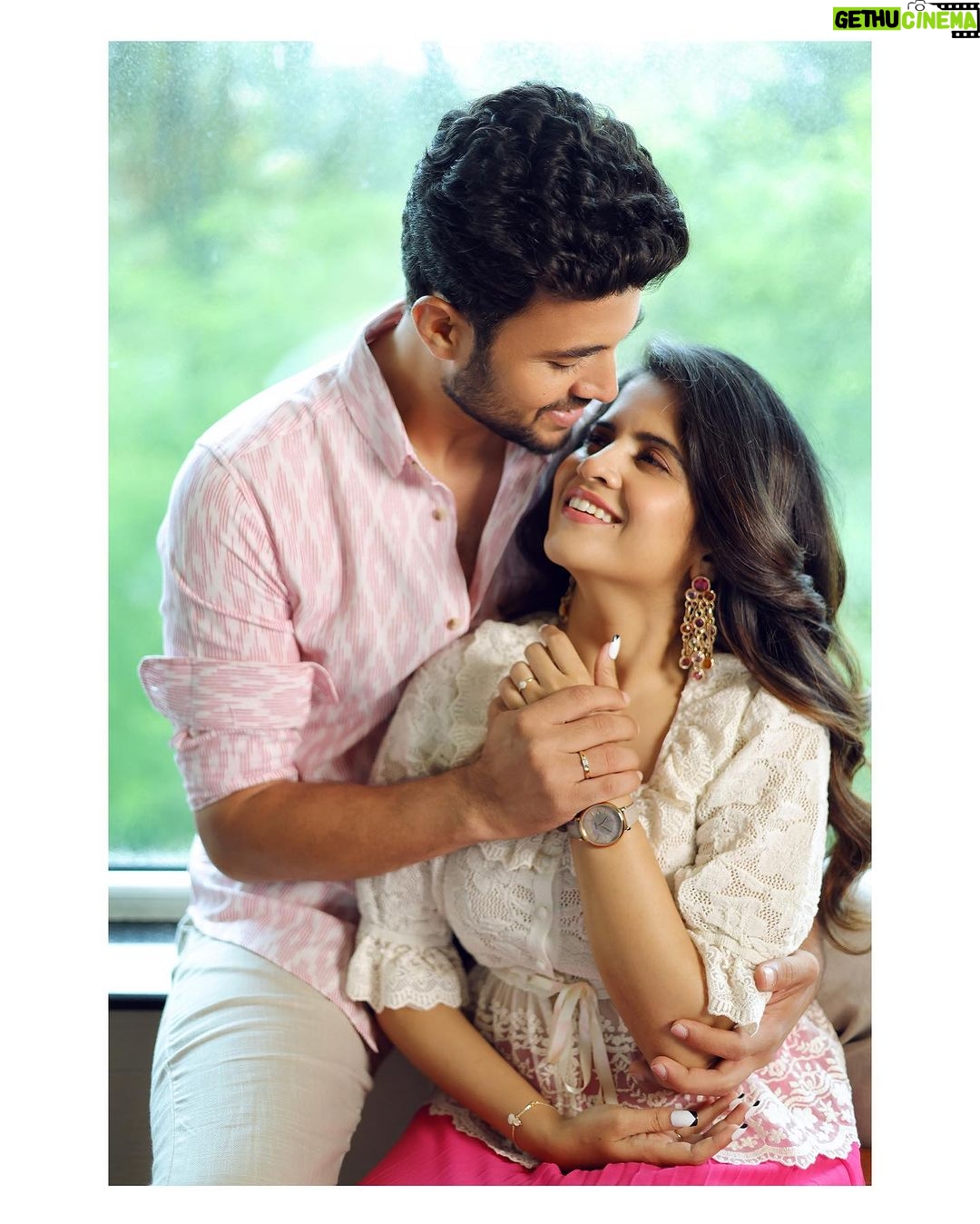 Amruta Deshmukh - 103.4K Likes - We’re Engaged! ♥️ 💍
We are officially nominating each other as permanent team members and we are ready to face any tasks that come our way..♾️♥️
•
•
#Engaged #ForeverTogether #18November❤️
•
Photos by: @shrutisbagwe
Hair and MUA: @saurabh_kapade
Prasad’s styling by: @tanmay_jangam
Prasad’s outfit: @cottoncottageindia
Amruta’s Outfit: @zara