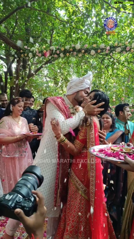 Amruta Deshmukh - 121.3K Likes - शुभमंगल सावधान!!❤️
संपूर्ण लग्न सोहळा Exclusive पहा फक्त राजश्री मराठीवर!
#प्रमृता #PrasadAmruta #PrasadJawade #AmrutaDeshmukh #प्रमृताचंलग्न #WeddingLook #RajshriMarathiExclusive