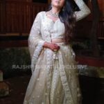 Amruta Deshmukh Instagram - अमृताचा Stunning संगीत लूक!❤️ @khwabeeda_amruta #प्रमृता #PrasadAmruta #PrasadJawade #AmrutaDeshmukh #Sangeet #RajshriMarathiExclusive