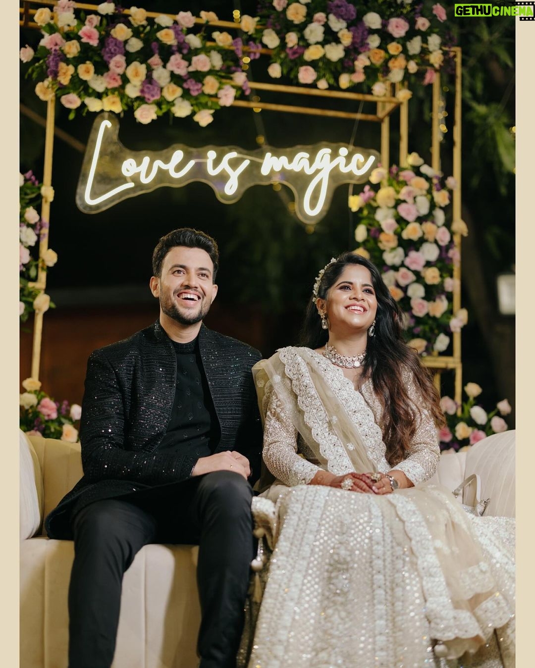 Amruta Deshmukh - 48.9K Likes - Dancing our way to forever ♾️ ✨❤️
•
•
Pictures by: @surajpatel.in
Hair and MUA: @swatighodke_mua_official
Outfits by: @suvidhafashion
Styled by: @tanmay_jangam
Jewellery by: @jizajewellerystudio