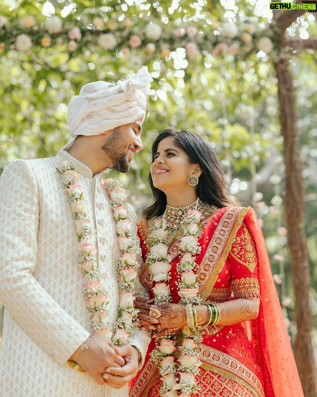 Amruta Deshmukh - 174K Likes - "I want all of you, forever, everyday. You and me. Everyday."
•
•
Pictures by: @surajpatel.in
MUA: @saurabh_kapade
Amruta’s outfit: customised blouse by: @kanchuki.in | Customised dupatta by: @nishfash_design_studio
Jewellery by: @antarajewellery
Prasad’s outfit: @suvidhafashion | styled by: @tanmay_jangam
Garlands by: @floralart_byanushka
Decor by: @panachedecorsofficial
Venue: Nature Fun Resort, Kalote.