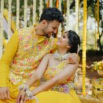 Amruta Deshmukh Instagram – Our future so bright 🌞 You gotta need shades 😎 
#HaldiScenes #Yellowजीसनमहमआगये 
Thank you @designer_kazbee for the brightest Haldi outfits!
•
📸 @surajpatel.in 
MUA: @swatighodke_mua_official 
Styled by: @tanmay_jangam 
Floral jewellery by: @floralart_byanushka Nature Fun Resort