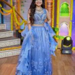 Amruta Deshmukh Instagram - ज्या कार्यक्रमाने गेल्या काही वर्षांत नित्यनेमाने हसवलं.."एवढं कमाल timing ह्यांचं कसं..इतकी perfect नक्कल कशी काय करतात राव?" असे प्रश्न tv समोर बघताना पडायचे..त्या "चला हवा येऊ द्या" मध्ये सहभागी होण्याची संधी, माझ्या "नियम व अटी लागू" ह्या नाटकामुळे मिळाली..कमाल अनुभव !! बघा हा एपिसोड आज 9.30 ला किंवा zee5 app var कधीही..😃😃🕺🏼 • Outfit : @kajreeretail Jewellery: @sorayaajewels_ MUA : @niteshgaikwad2525 Photos: @darshan_dhoble_photography