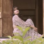 Anahita Bhooshan Instagram – In hopes you’re on the other side talking to me too
Or am I a fool who sits alone talking to the moon? 🌙