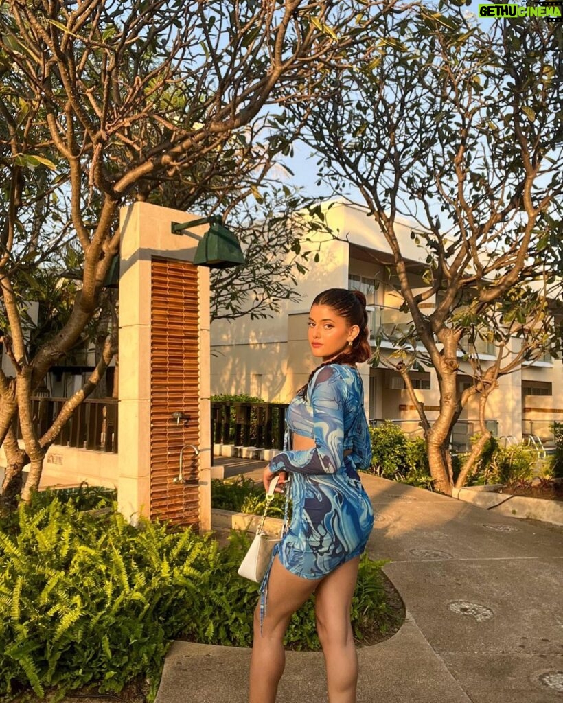 Anahita Bhooshan Instagram - Doin me doin better 🦋 . . #inmyelement Sheraton Hua Hin Resort & Spa
