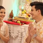Anahita Bhooshan Instagram - गणपती बाप्पा मोरया, पुढच्या वर्षी लवकर या 🤍 How can these 10 days with Gannu not be full of happiness? Waiting for you to come back Gannu 🤍 until next year 🫰🏻 . Anahita’s Outfit - @karathelabel_ Shubham’s outfit - @kisah_in Mumbai, Maharashtra