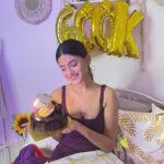 Anahita Bhooshan Instagram – Happy to reach 600k ❤️
It has been a roller coaster ride. Thank you for always… always supporting me. Forever grateful for y’all ❤️❤️
.
Thankyou @varshaadangi @agamyashukla for this cute surprise ❤️❤️