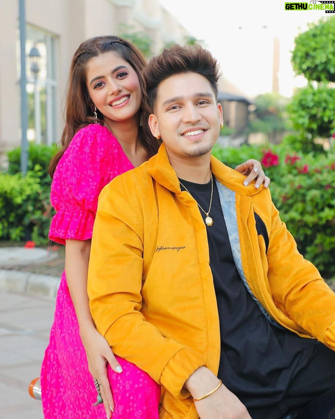 Anahita Bhooshan Instagram - BTS from #gede ❤️ The song is trending on YouTube at #14 Fun Fact- I hateeeee bike rides.