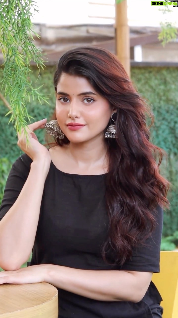 Anahita Bhooshan - 53.5K Likes - Another day of admiring the Bombay weather 🌦️🫰🏻
.
.
#réel #reelsinstagram #explore #foryoupage