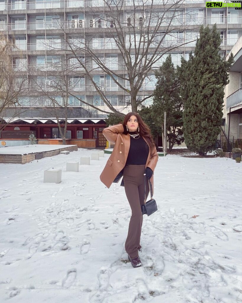 Anahita Bhooshan Instagram - A lovely winter day 🍂 Belgrade, Serbia