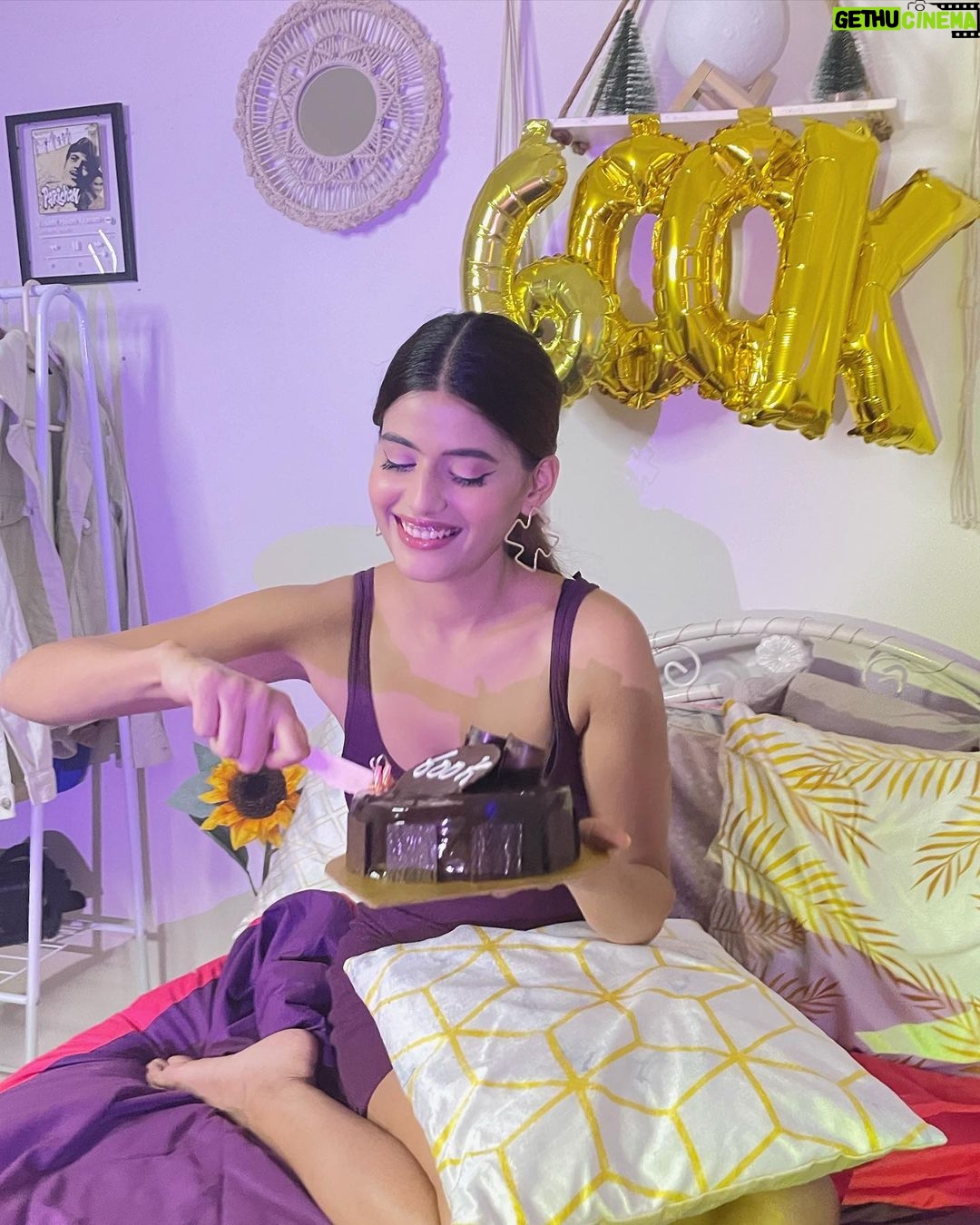 Anahita Bhooshan - 48.1K Likes - Happy to reach 600k ❤️
It has been a roller coaster ride. Thank you for always… always supporting me. Forever grateful for y’all ❤️❤️
.
Thankyou @varshaadangi @agamyashukla for this cute surprise ❤️❤️