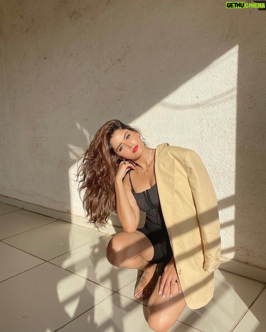Anahita Bhooshan Instagram - Let me remind you 🌹