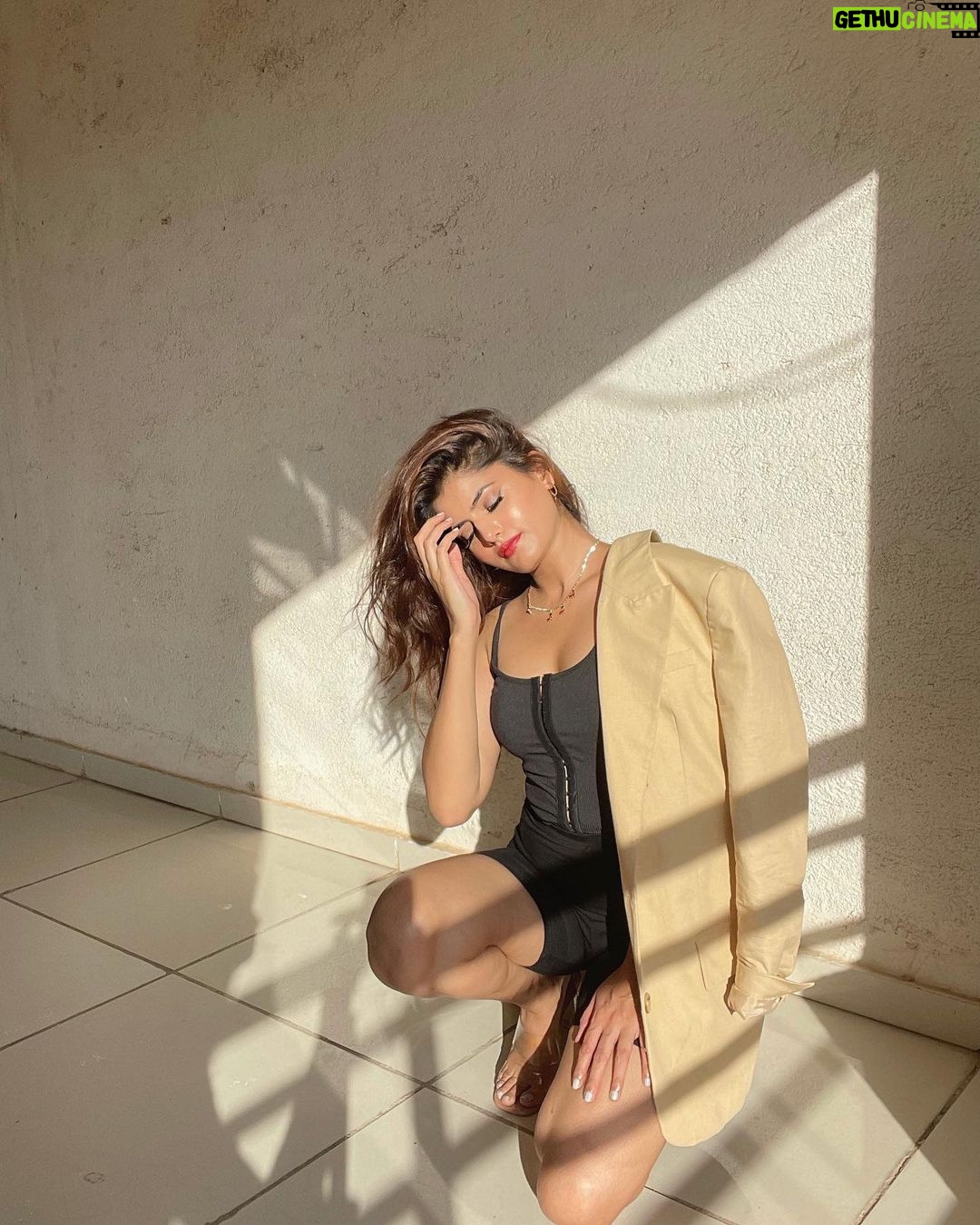 Anahita Bhooshan Instagram - Let me remind you 🌹
