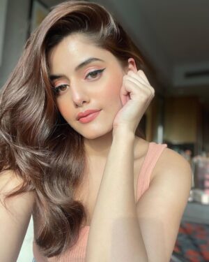 Anahita Bhooshan Instagram - If I was you I’d wanna be me too. 😉