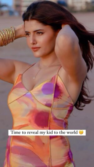 Anahita Bhooshan Instagram - Let me know who y’all saw in the reel. 🙈🫢
.
.
.
.
.
.
.
.
.
#trendingreels #trending #fyp #foryou #explore