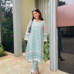 Anahita Bhooshan Instagram - Easy to love 🤍 . . #ootd Mumbai, Maharashtra