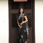 Ananthika Sanilkumar Instagram - Kya Pata hum Mein hai kahaani yaa hain kahani mein hum ♥️ : @athul_whiteramp 📸