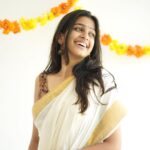 Ananthika Sanilkumar Instagram - Wishing everyone a joyful and prosperous Onam ! ❤️🌼🤍