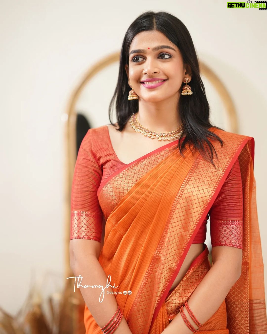 Ananthika Sanilkumar Instagram - Saree from : @thenmozhidesigns Jewellery : @kanakadhara_jewellery Clutch : @bysrirang Makeup and Draping : @priyaprabu_artistry Pc : @p2click.in