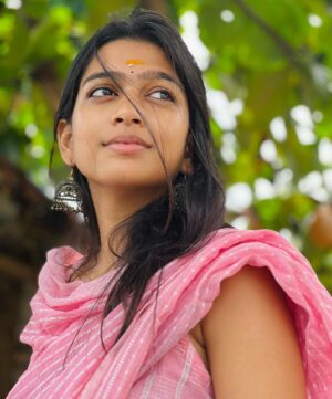 Ananthika Sanilkumar Instagram - 🥥🌴💕🤍