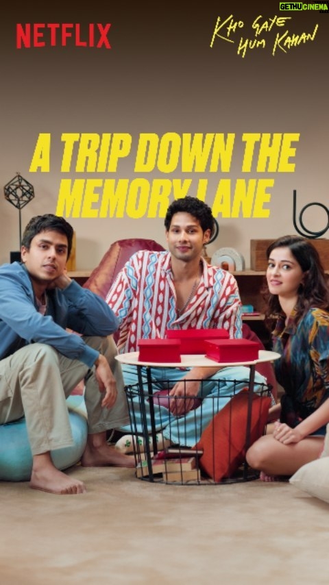 Ananya Panday Instagram - We're just going to say Kho Gaye Hum Kahan and leave it there! 🥺 #KhoGayeHumKahanOnNetflix @siddhantchaturvedi @ananyapanday @gouravadarsh @kalkikanmani @anyasinghofficial @arjunvarain.singh @zoieakhtar @reemakagti1 @ritesh_sid @faroutakhtar @angaddevsingh1 @kassimjagmagia @vishalrr @kartikshah14 @pravinkhairnar @sharicsequeira @tanaysatam @imanojchouhan @excelmovies @tigerbabyofficial @zeemusiccompany