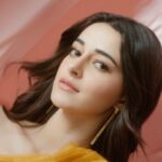 Ananya Panday Instagram - Lakmé Peach Milk Vit E Crème Moisture-Riser – Infused with Vitamin E Serum and Peach Milk. Unveil your #FilterSmoothSkin ✨ with the luxe Peach Milk Vitamin E Crème moisture-riser like a true diva! 💫 @lakmeindia #ad #collab