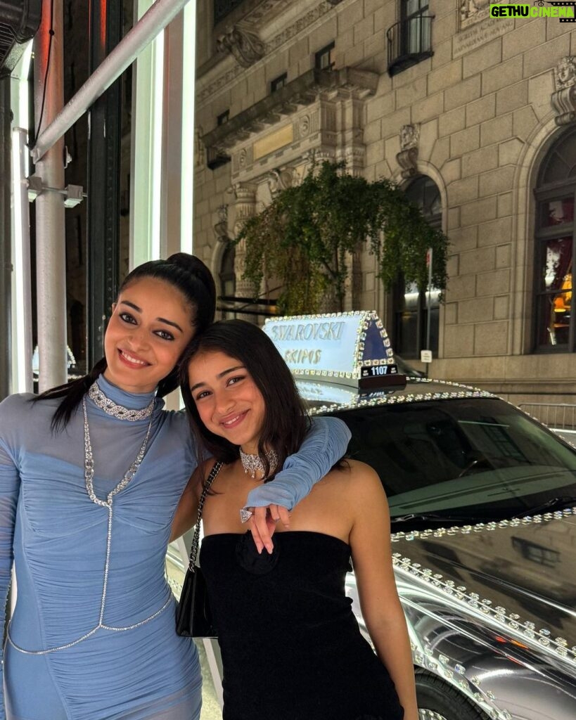 Ananya Panday Instagram - Felt like a kid in a candy store at the @swarovski flagship store opening in NYC ❤️🍭 and can’t get over how stunning the new @skims x @swarovski collection is 😍 thank you @giovannaengelbert for having me, ur the best!!!! New York, New York