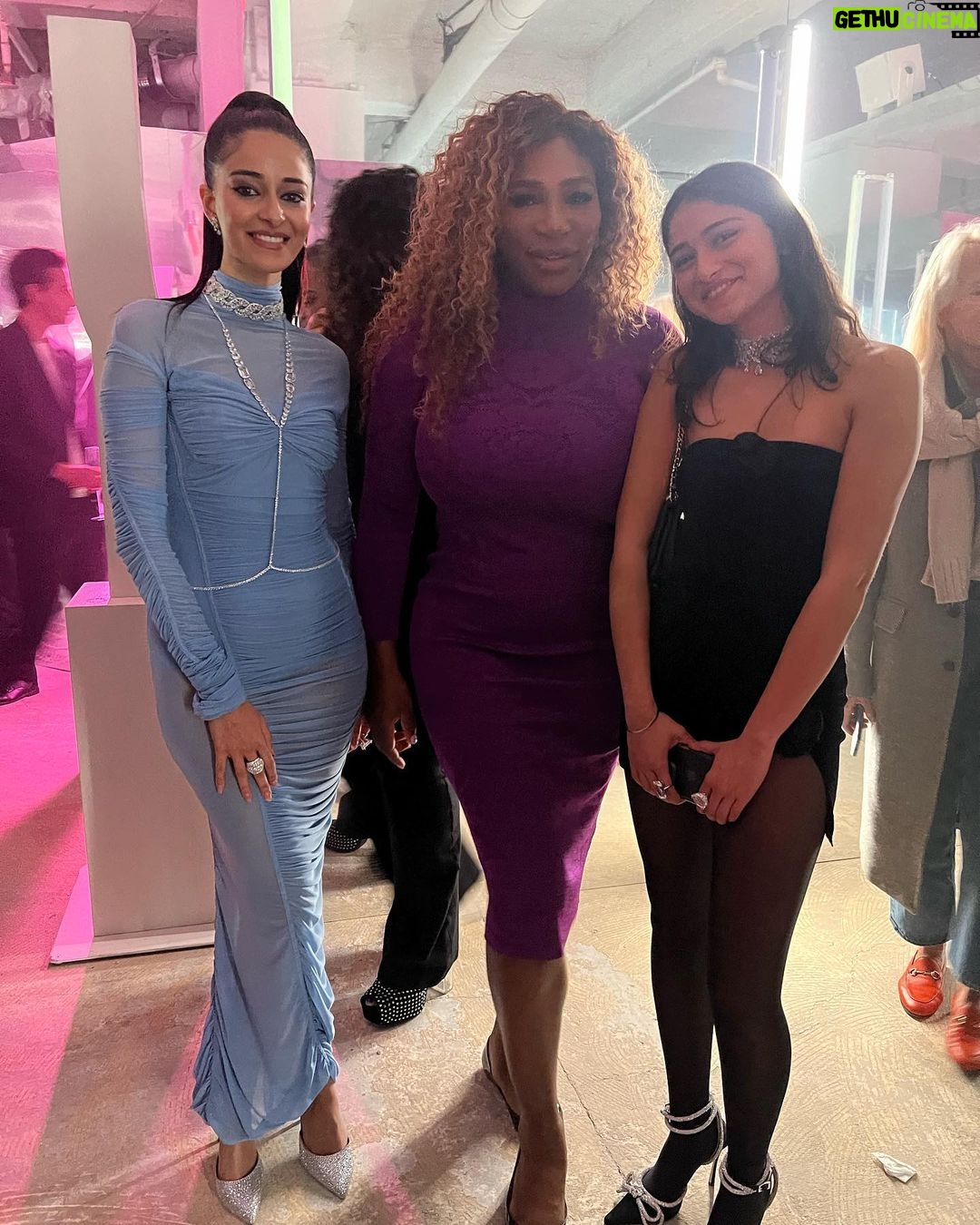 Ananya Panday Instagram - Felt like a kid in a candy store at the @swarovski flagship store opening in NYC ❤️🍭 and can’t get over how stunning the new @skims x @swarovski collection is 😍 thank you @giovannaengelbert for having me, ur the best!!!! New York, New York