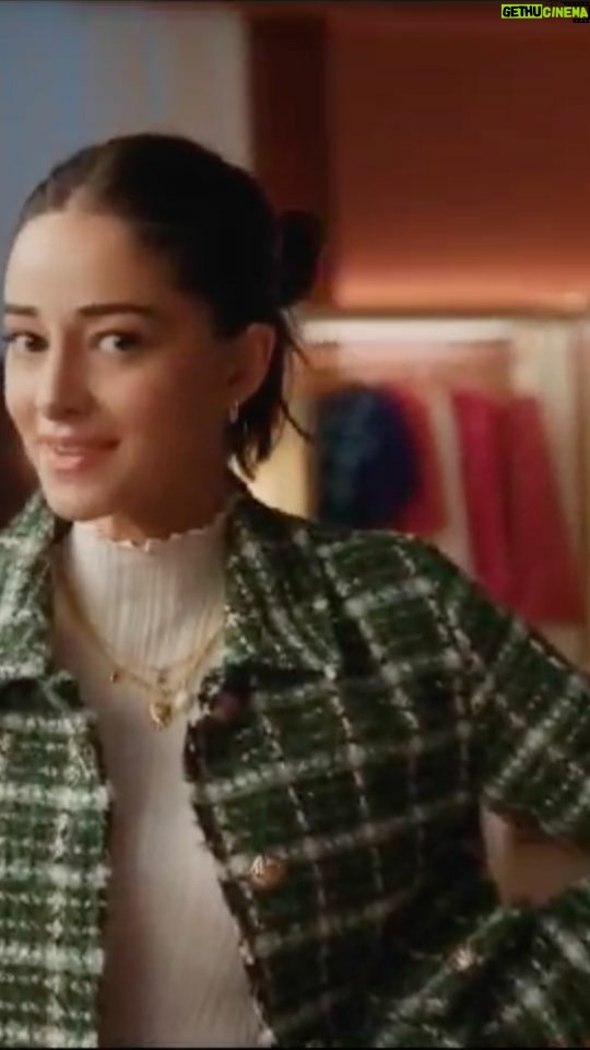 Ananya Panday Instagram - Time to turn heads! Get your hands on latest fashion at 50-80% off with the wardrobe refresh sale from 8-13th Dec! #AnanyaPanday #FashionOnAmazon #SaleBhiFashionable #AmazonFashion #wardroberefreshsale #amazondotin India