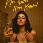 Ananya Panday Instagram - We’re simple people - we see Ahana in a picture, we like it 🤳 Get ready to follow her journey! #KhoGayeHumKahan trailer arrives in 3 days! #KhoGayeHuKahanOnNetflix @siddhantchaturvedi @ananyapanday @gouravadarsh @kalkikanmani @anyasinghofficial @arjunvarain.singh @zoieakhtar @reemakagti1 @ritesh_sid @faroutakhtar @angaddevsingh1 @kassimjagmagia @vishalrr @kartikshah14 @pravinkhairnar @sharicsequeira @tanaysatam @imanojchouhan @excelmovies @tigerbabyofficial @zeemusiccompany