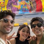 Ananya Panday Instagram - When we say some friendships are a work of art, we're talking about them 🤌 Enter the world of Kho Gaye Hum Kahan, coming to Netflix on December 26th! Shout out to @bollywoodartproject for this beautiful artwork📢 #KhoGayeHumKahanOnNetflix @siddhantchaturvedi @ananyapanday @gouravadarsh @kalkikanmani @anyasinghofficial @arjunvarain.singh @zoieakhtar @reemakagti1 @ritesh_sid @faroutakhtar @angaddevsingh1 @kassimjagmagia @vishalrr @kartikshah14 @pravinkhairnar @sharicsequeira @tanaysatam @imanojchouhan @excelmovies @tigerbabyofficial @zeemusiccompany