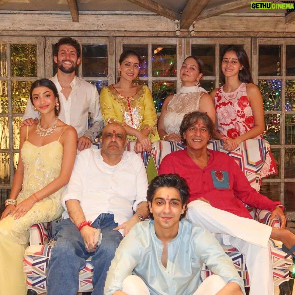 Ananya Panday Instagram - Happy happy happpppy Diwali ❤️✨