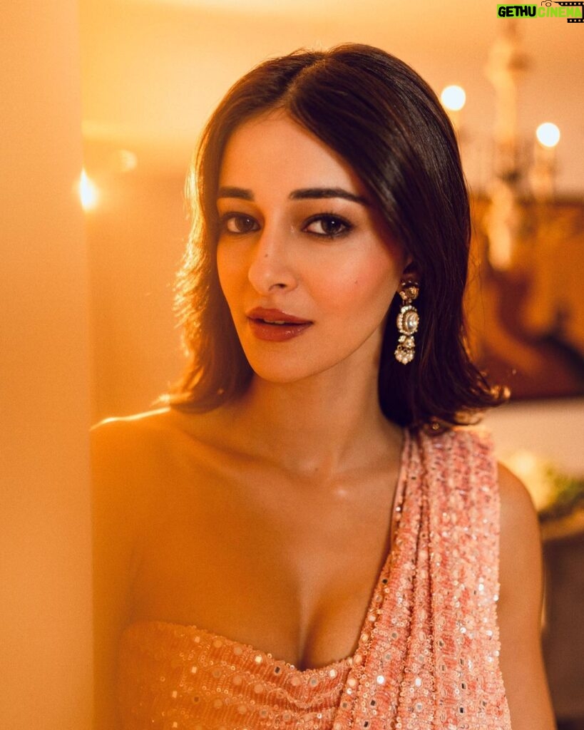 Ananya Panday Instagram - love and light and all that 🤭