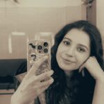 Angana Roy Instagram - Amay Bhashaili Re…. #songoftheday #reeloftheday #reelsinstagram #anganawithlove #thursdayvibes #winter #singsongthursday #vocals #decembermusing #lovefromA #anganaroy #morningmood