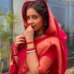 Angana Roy Instagram – Meet Parvati! 
Tumi Ashe Pashe Thakle , everyday at 8pm only on @starjalsha

Video courtesy @damitava90 😇

#reelsinstagram #reeloftheday #parvati #paro #tumiashepashethakle #postoftheday #tuesday #tuesdayvibes #decemberdaily #sareelook #indianwear #anganawithlove