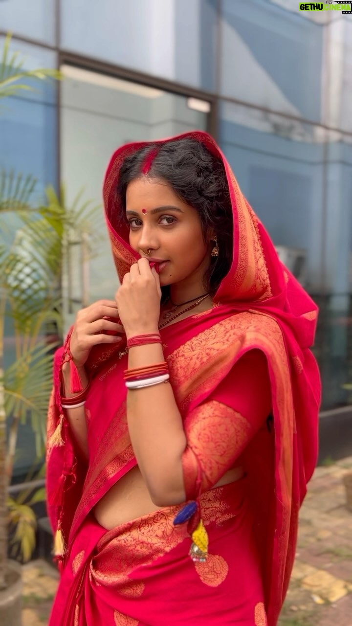 Angana Roy Instagram - Meet Parvati! Tumi Ashe Pashe Thakle , everyday at 8pm only on @starjalsha Video courtesy @damitava90 😇 #reelsinstagram #reeloftheday #parvati #paro #tumiashepashethakle #postoftheday #tuesday #tuesdayvibes #decemberdaily #sareelook #indianwear #anganawithlove