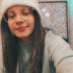 Angana Roy Instagram - The weather made me do it 🌻 #reelsinstagram #songoftheday #alliwant #kodaline #singsongwednesday #wintermood #winters #winterwear #lovefromA #makeupvanity #vanityaffair #anganaroy #moodpost #sweaterweather #reelsindia