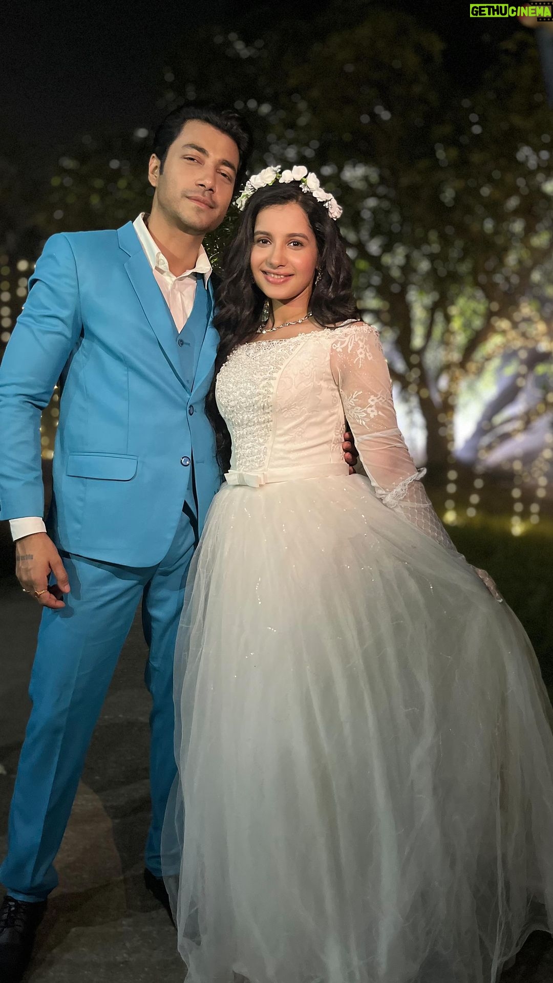 Angana Roy Instagram - Tumi Ashe Pashe Thakle BTS . . BTS by me #trending #bts #debparo #love #starjolsha #reels #insta #lovestory