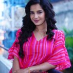 Angana Roy Instagram - And when I felt like I was an old cardigan Under someone's bed You put me on and said I was your favorite 📷 @sahidislam_official #newpost #pinkthursday #postoftheday #lookoftheday #taylorswift #cardigan #songoftheday #paro #tumiashepashethakle #anganaroy #moodgram #igdaily #lovefromA