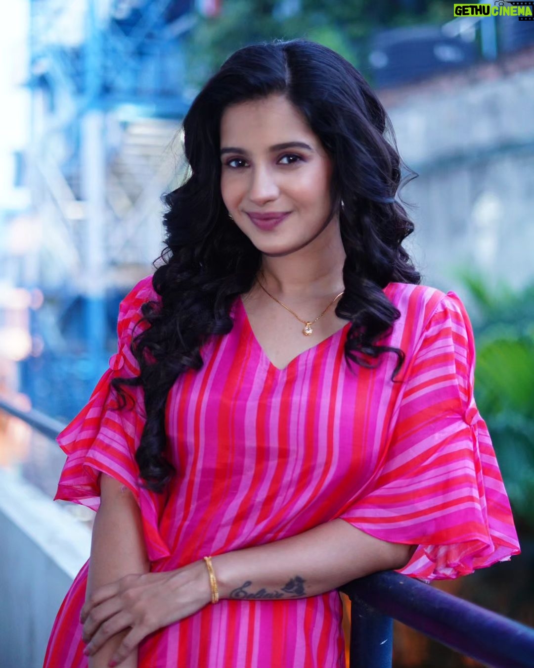 Angana Roy Instagram - And when I felt like I was an old cardigan Under someone's bed You put me on and said I was your favorite 📷 @sahidislam_official #newpost #pinkthursday #postoftheday #lookoftheday #taylorswift #cardigan #songoftheday #paro #tumiashepashethakle #anganaroy #moodgram #igdaily #lovefromA