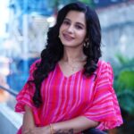 Angana Roy Instagram - And when I felt like I was an old cardigan Under someone's bed You put me on and said I was your favorite 📷 @sahidislam_official #newpost #pinkthursday #postoftheday #lookoftheday #taylorswift #cardigan #songoftheday #paro #tumiashepashethakle #anganaroy #moodgram #igdaily #lovefromA