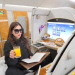 Angela Krislinzki Instagram - En route 🇬🇧 London First Class - Emirates