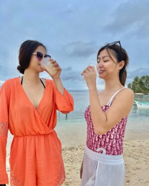 Angeli Khang Instagram - Grlfrnd 🧡💗 More travels with you 

Hi madam @airakhariza 😂

📸 @josefelizalde