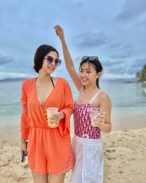 Angeli Khang Instagram - Grlfrnd 🧡💗 More travels with you 

Hi madam @airakhariza 😂

📸 @josefelizalde