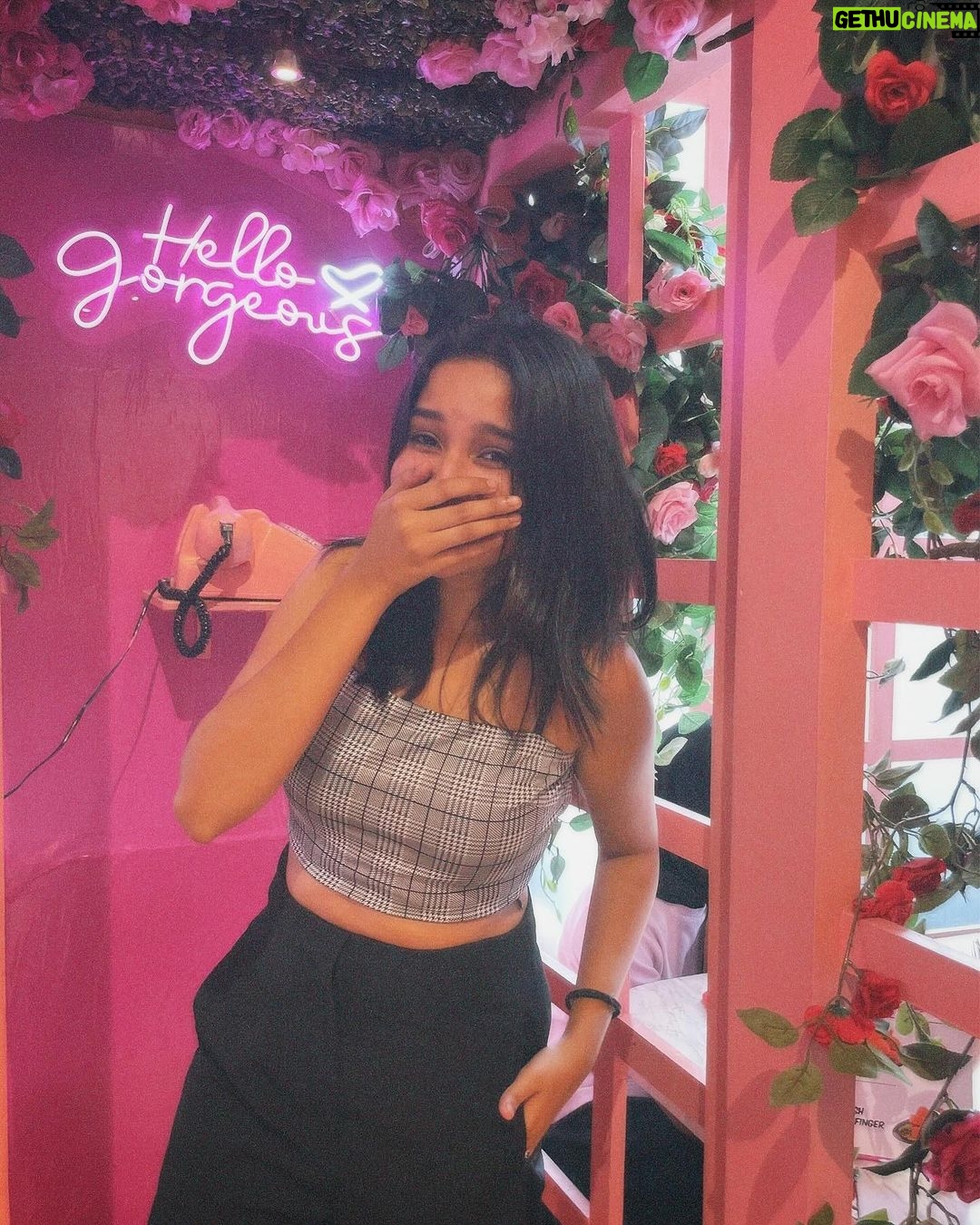 Anikha Instagram - hello gorgeous!