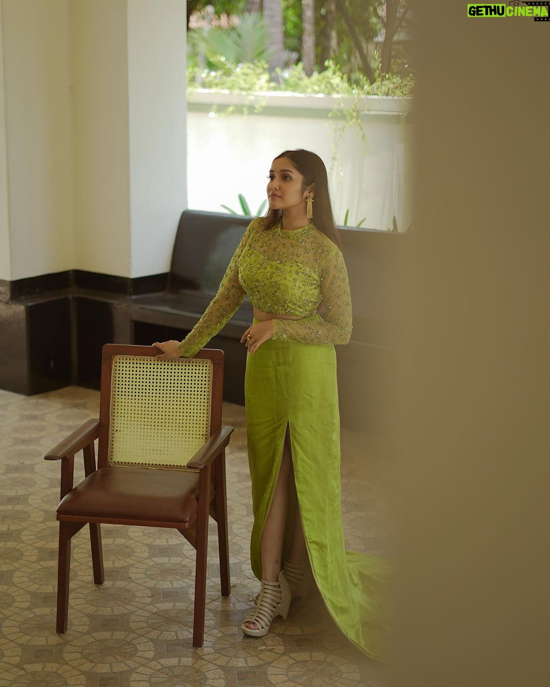 Anikha Instagram - 🌱🌱 Styling : @amritha_lakshmi___ @styledby_al_ Photography : @yaami____ Mua : @sreegeshvasan_makeupartist Costume @jazaashdesignstudio Jewellery : @zorros_jewelstore Location : @stay.dium
